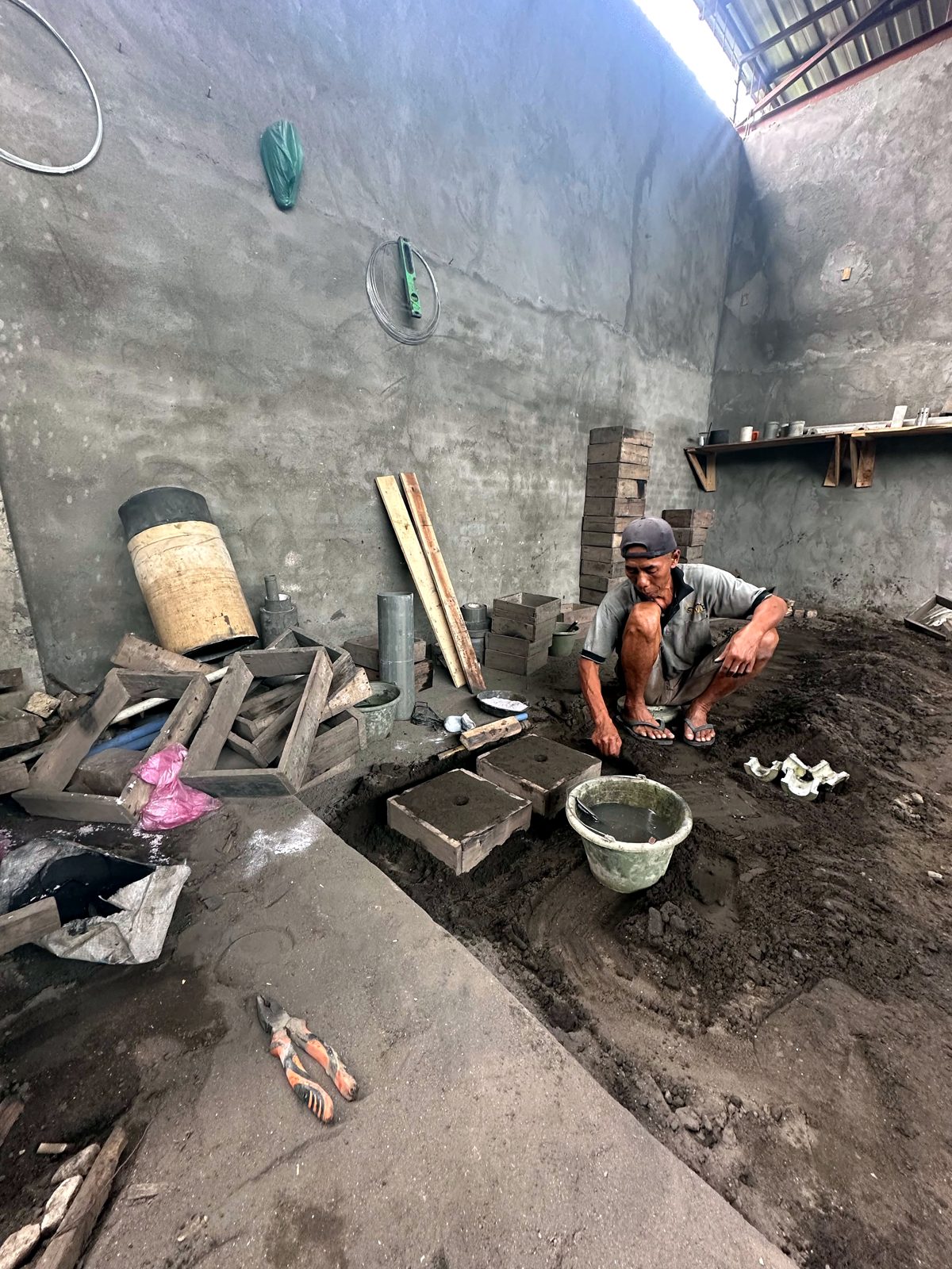 Pembuatan cetakan pasir
